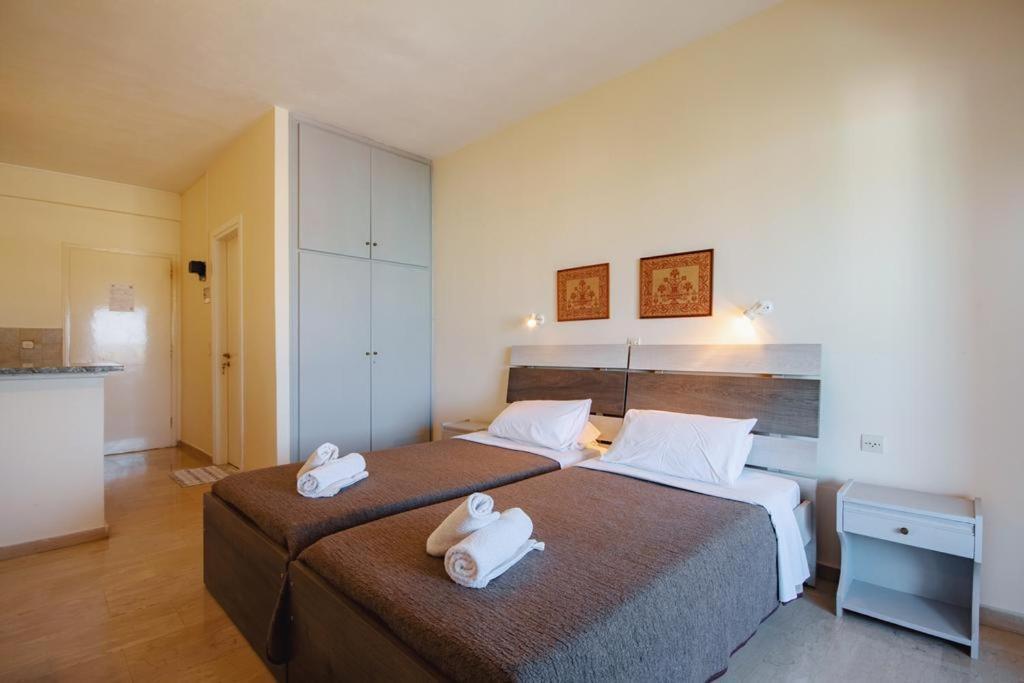 Villa Rosa Apartments Гувия Екстериор снимка