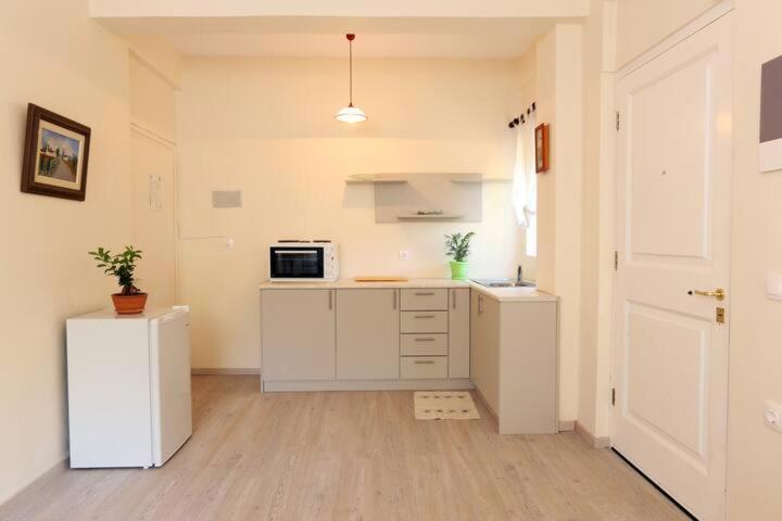 Villa Rosa Apartments Гувия Екстериор снимка